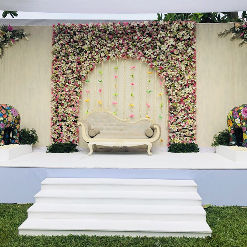 Wedding stages rent by Lassana Events